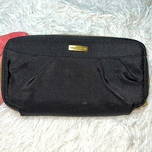 Travelon black zipper vacation travel Wallet